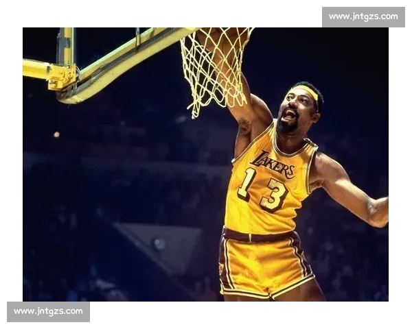 总决赛 MVP 之争白热化!杰威 40 分创历史纪录 美媒盛赞:张伯伦再生! 总决赛 MVP 之争白热化!杰威 40 分创历史纪录 美媒盛赞:张伯伦再生!