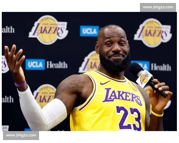 詹姆斯期待与次子布莱斯同台竞技:2026 年选秀或成历史性父子对决 詹姆斯期待与次子布莱斯同台竞技:2026 年选秀或成历史性父子对决