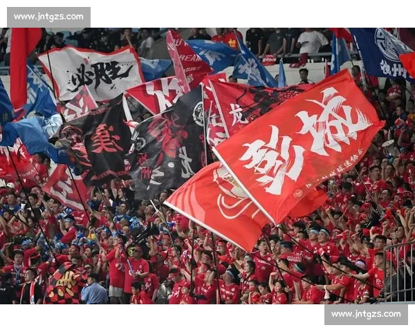 苏超应援燃爆!飞机军舰官方助阵,3 万上座率掀城市文化狂欢 苏超应援燃爆!飞机军舰官方助阵,3 万上座率掀城市文化狂欢