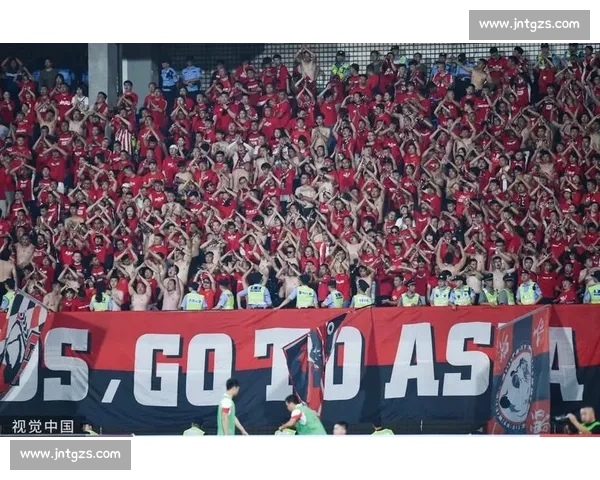 河南队通报成都球迷严重违规 恶意涂鸦亵渎足球精神